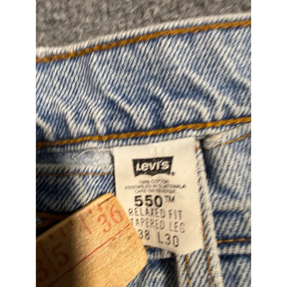 Vintage Levis 550 Relaxed Fit Jeans Mens 33 Light Wash Denim